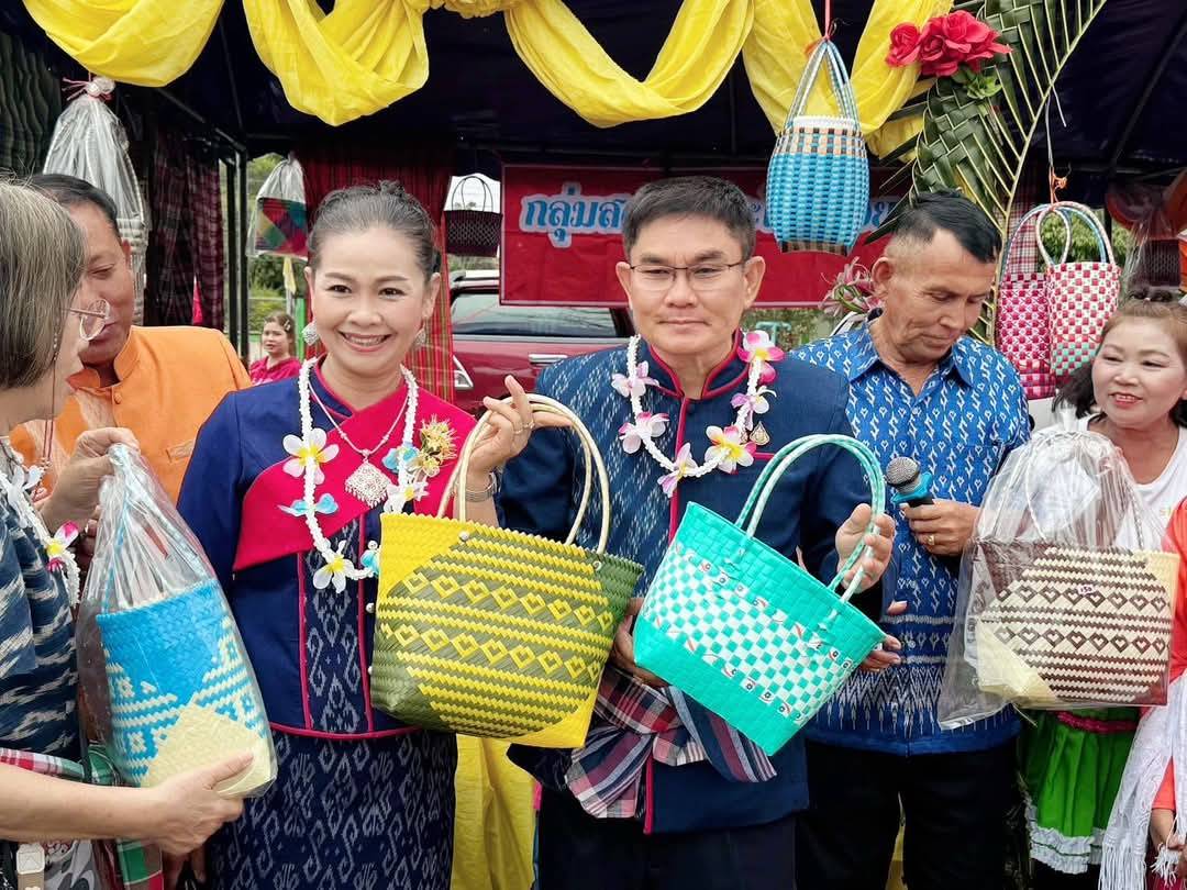 พช.นครพนม ร่วมงานวันสตรีตำบลขามเฒ่า เนื่องในวันสตรีสากล ประจำปี 2568