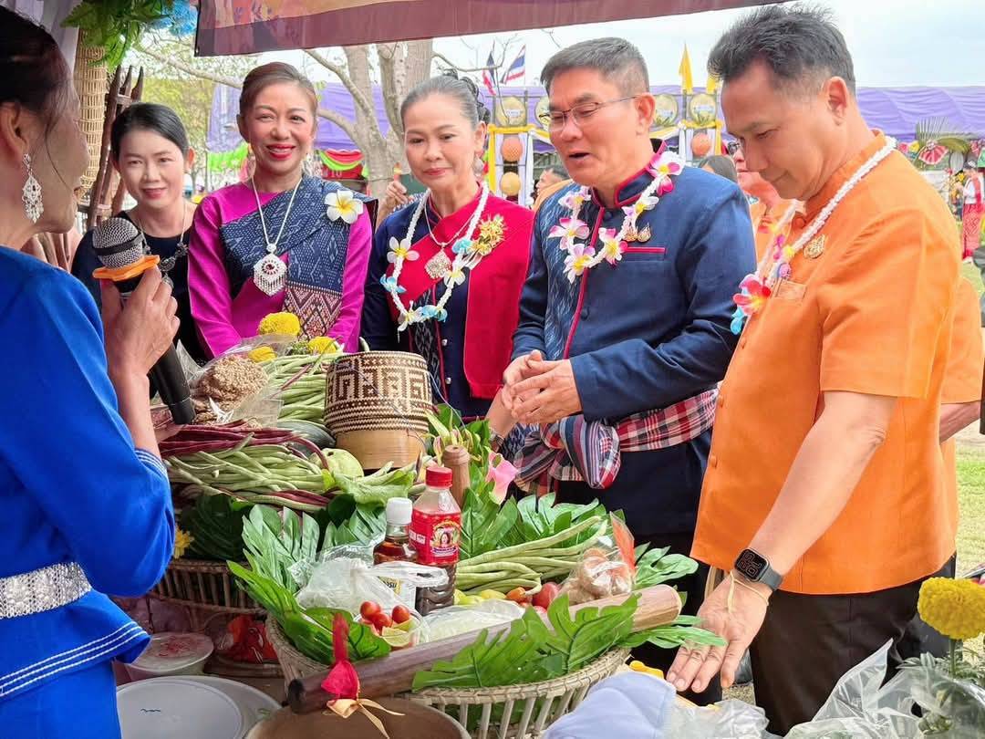 พช.นครพนม ร่วมงานวันสตรีตำบลขามเฒ่า เนื่องในวันสตรีสากล ประจำปี 2568