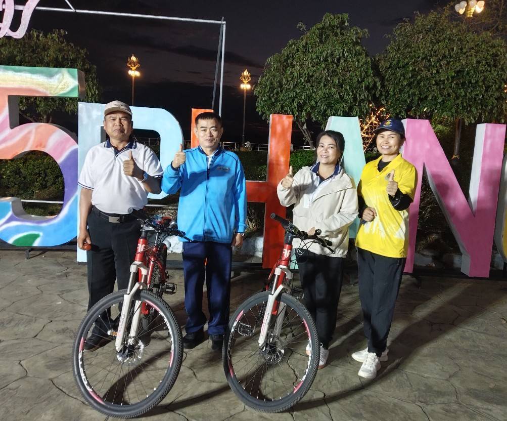 พช.นครพนม ร่วมปั่นจักรยานชายโขงทุกวันอาทิตย์ ส่งเสริมการปั่นจักรยานเพื่อออกกำลังกาย กระตุ้นให้เกิดกระแสการท่องเที่ยวเชิงสุขภาพ