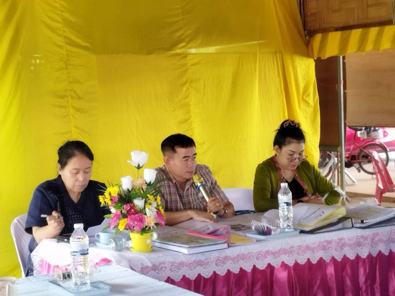 กรมการพัฒนาชุมชน ร่วมกับ พช.นครพนม ติดตามสนับสนุนการดำเนินงานโครงการแก้ไขปัญหาหนี้สินครัวเรือนของประชาชนโดยทุนชุมชน