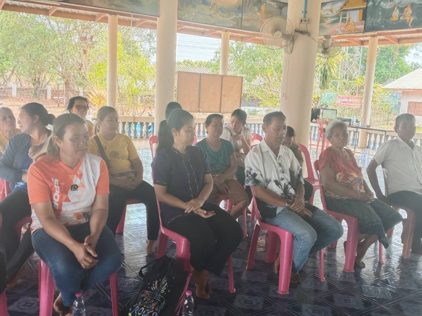 กรมการพัฒนาชุมชน ร่วมกับ พช.นครพนม ติดตามสนับสนุนการดำเนินงานโครงการแก้ไขปัญหาหนี้สินครัวเรือนของประชาชนโดยทุนชุมชน