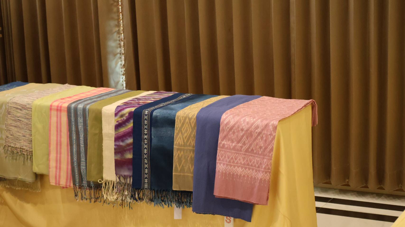 นครพนม เฟ้นหาสุดยอดผลิตภัณฑ์ OTOP เด่น (Provincial Star OTOP : PSO)