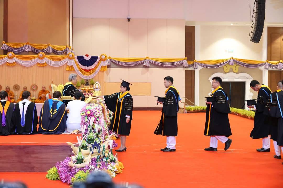 นครพนม รับเสด็จสมเด็จพระกนิษฐาธิราชเจ้า กรมสมเด็จพระเทพรัตนราชสุดาฯ สยามบรมราชกุมารี เสด็จพระราชดำเนินแทนพระองค์ พระราชทานปริญญาบัตรแก่ผู้สำเร็จการศึกษาจากมหาวิทยาลัยนครพนม ปีการศึกษา 2566