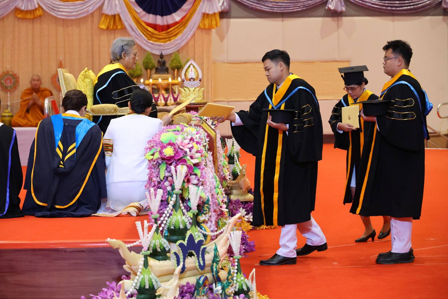 นครพนม รับเสด็จสมเด็จพระกนิษฐาธิราชเจ้า กรมสมเด็จพระเทพรัตนราชสุดาฯ สยามบรมราชกุมารี เสด็จพระราชดำเนินแทนพระองค์ พระราชทานปริญญาบัตรแก่ผู้สำเร็จการศึกษาจากมหาวิทยาลัยนครพนม ปีการศึกษา 2566