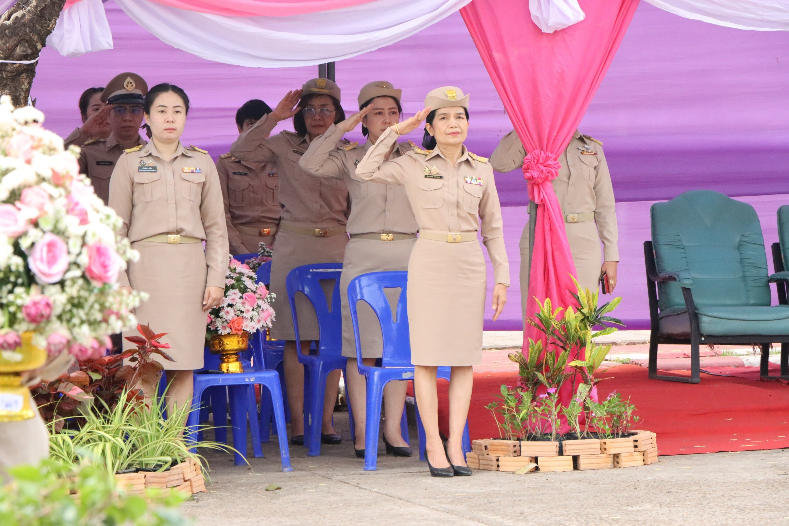 พช.นครพนม ร่วมพิธีถวายราชสักการะพระบาทสมเด็จพระจุลจอมเกล้าเจ้าอยู่หัว เนื่องในวันท้องถิ่นไทย ประจำปี 2568