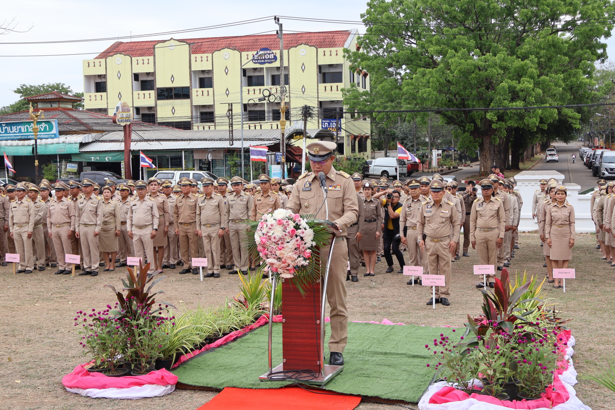 พช.นครพนม ร่วมพิธีถวายราชสักการะพระบาทสมเด็จพระจุลจอมเกล้าเจ้าอยู่หัว เนื่องในวันท้องถิ่นไทย ประจำปี 2568