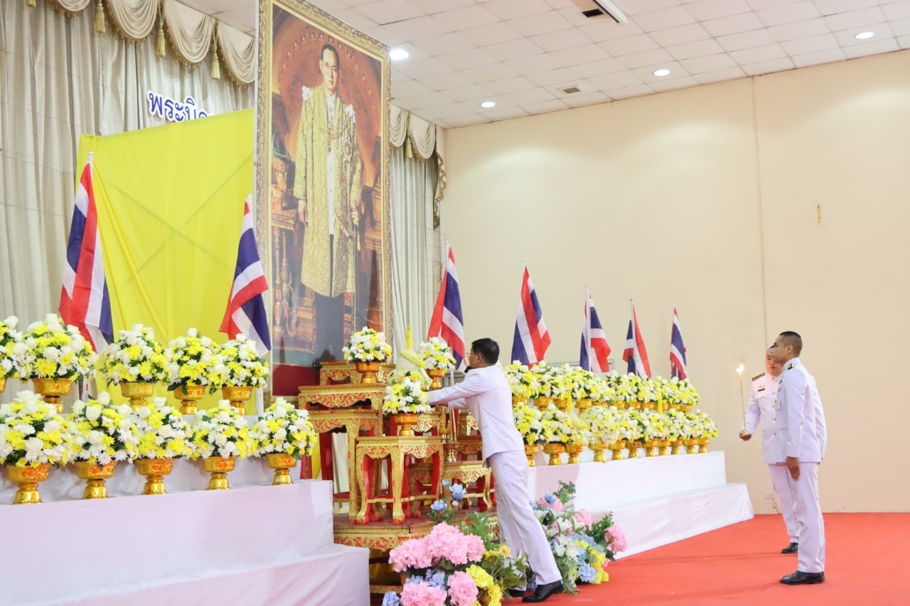 พช.นครพนม ร่วมประกอบพิธีถวายเครื่องราชสักการะพระบิดาแห่งมาตรฐานการช่างไทย เนื่องในวันมาตรฐานฝีมือแรงงานแห่งชาติ