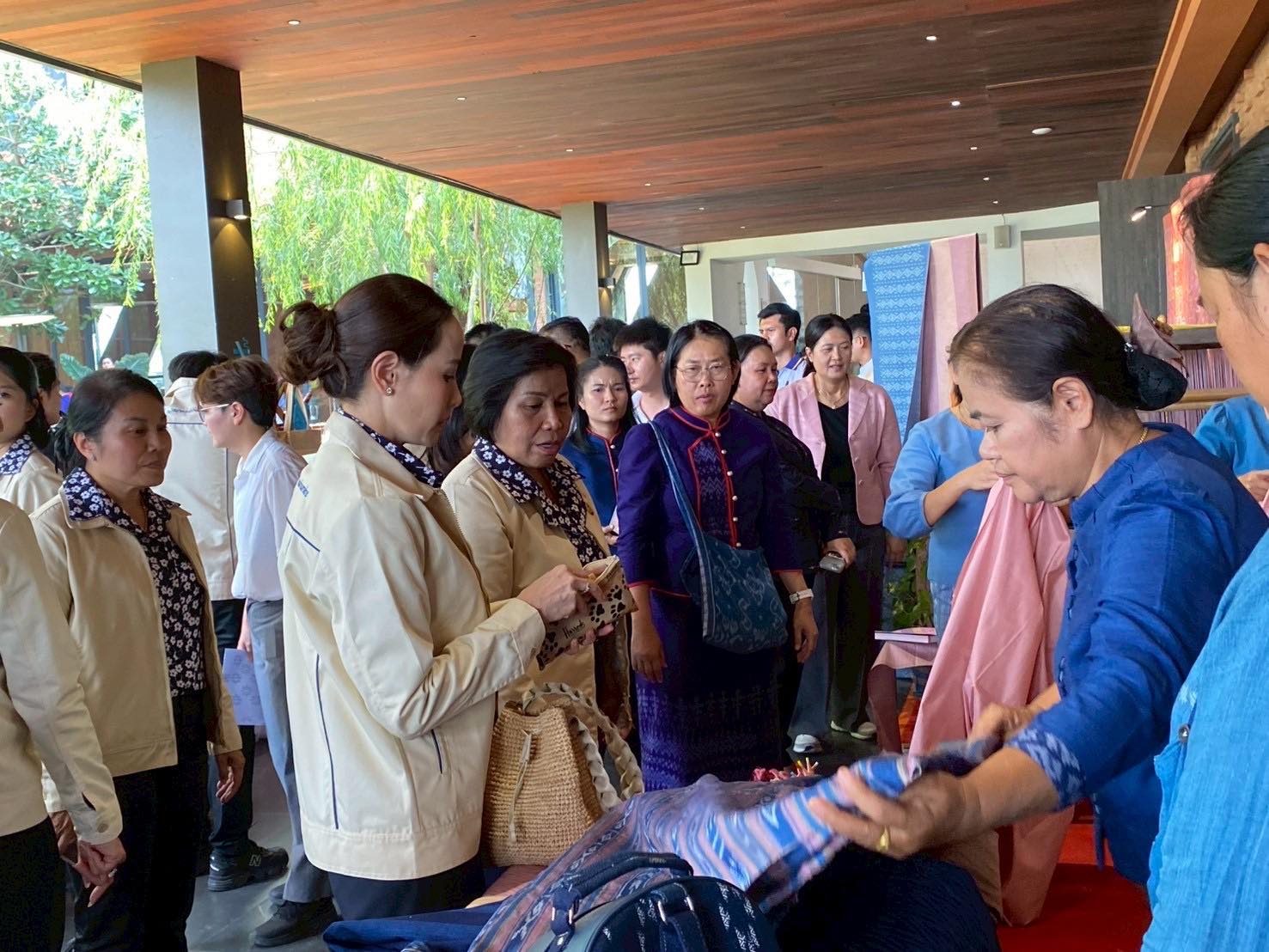 นครพนม จัดแสดงผลิตภัณฑ์ OTOP เด่น จังหวัดนครพนม ในการประชุมแม่บ้านมหาดไทย 20 จังหวัดภาคตะวันออกเฉียงเหนือ