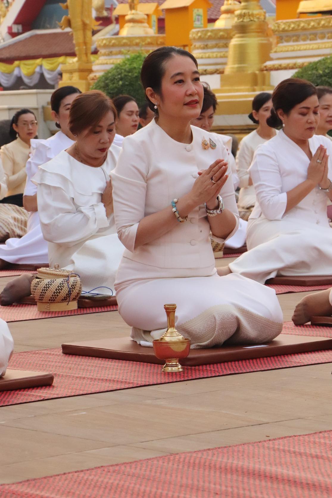 แม่บ้านมหาดไทย 20 จังหวัดภาคตะวันออกเฉียงเหนือ และพุทธศาสนิกชนร่วมสดับตรับฟังธรรม “เจ้าคุณอารยวังโส” ตามโครงการ “ร้อยใจไทยสืบสานราชธรรมทั้งแผ่นดิน” เฉลิมพระเกียรติพระบาทสมเด็จพระเจ้าอยู่หัว เรียนรู้ธรรมผู้นำ “ทำเรื่องใหญ่เป็นเรื่องเล็ก อภัย และปล่อยวาง”