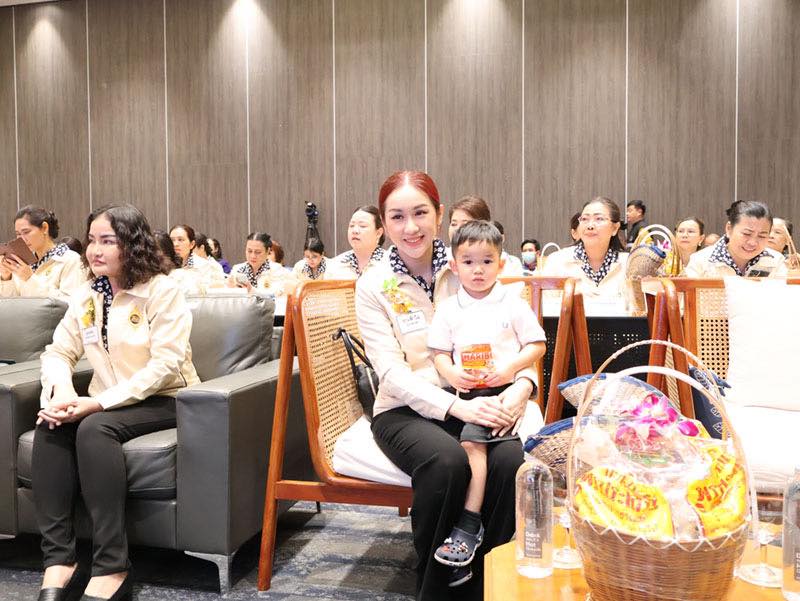 นครพนม จัดแสดงผลิตภัณฑ์ OTOP เด่น จังหวัดนครพนม ในการประชุมแม่บ้านมหาดไทย 20 จังหวัดภาคตะวันออกเฉียงเหนือ