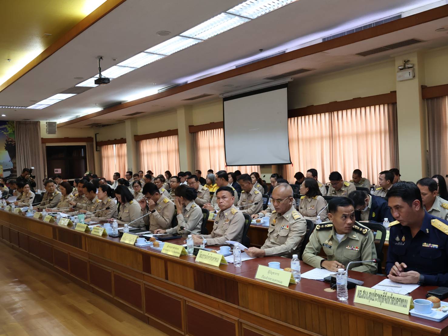 พช.นครพนม ร่วมประชุมคณะกรมการจังหวัดนครพนม ครั้งที่ 4/2568 ประจำเดือนเมษายน 2568