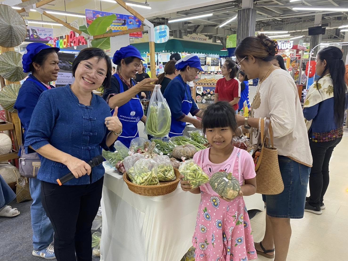 พช.นครพนม จัดกิจกรรมทดสอบตลาดโครงการส่งเสริมกระบวนการเครือข่ายองค์ความรู้(Khowledge – Based OTOP : KBO)