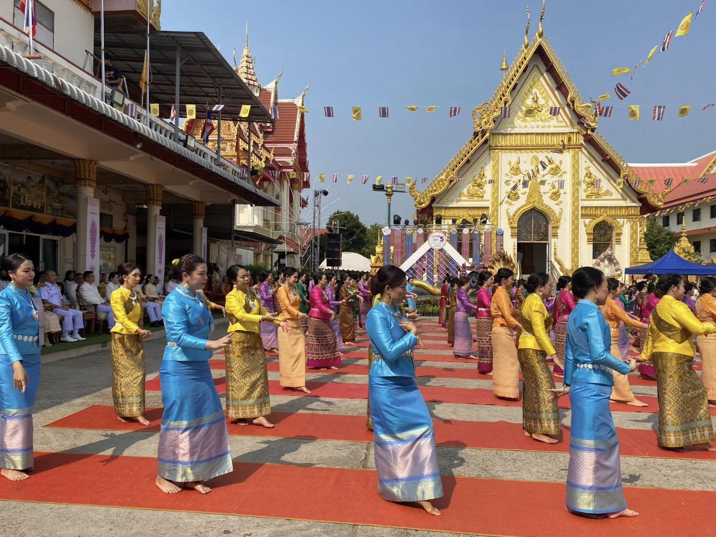 พช.นครพนม ร่วมพิธีเปิดงานบุญเดือนห้า บูชาพระธาตุนคร
