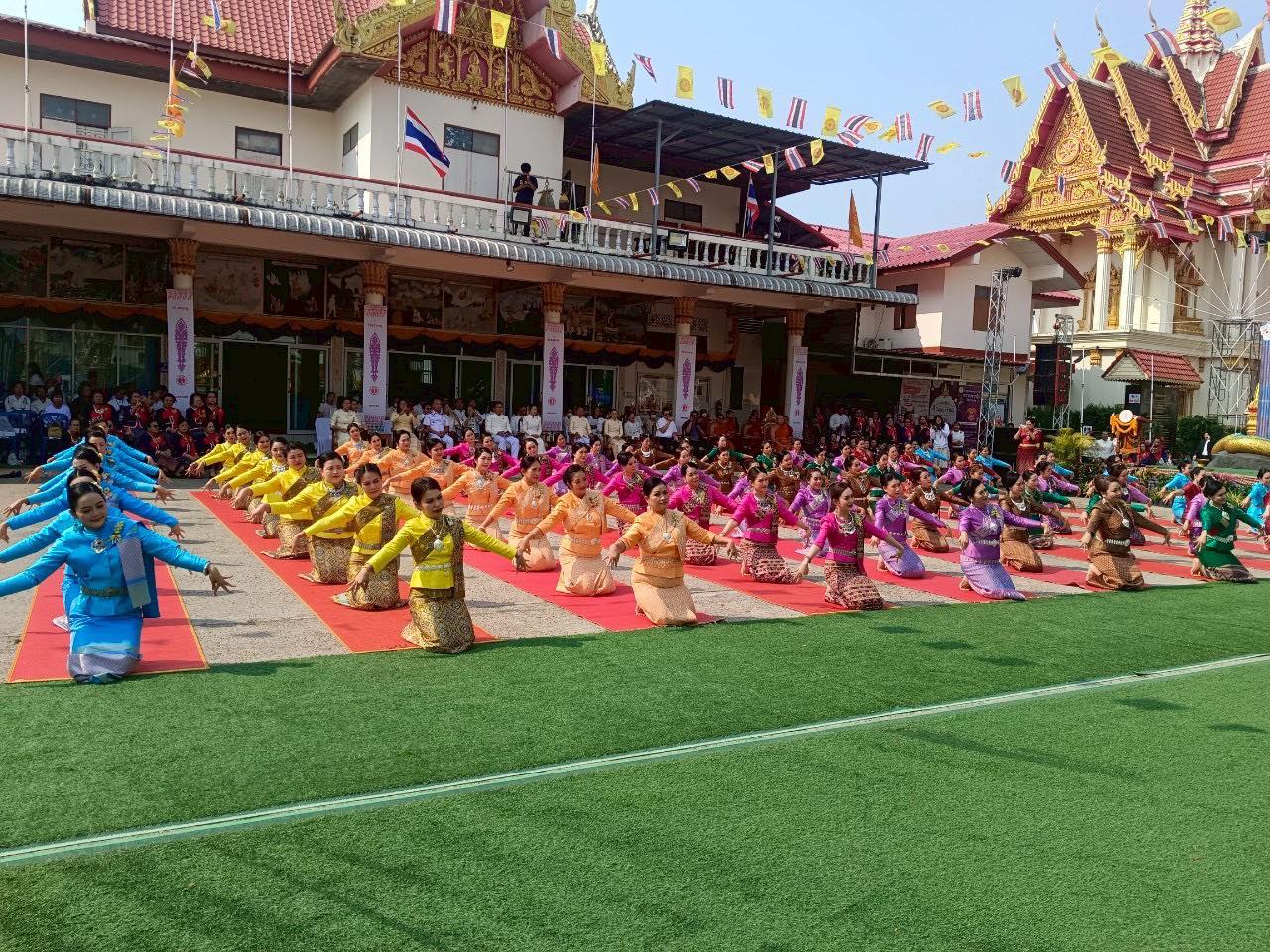 พช.นครพนม ร่วมพิธีเปิดงานบุญเดือนห้า บูชาพระธาตุนคร