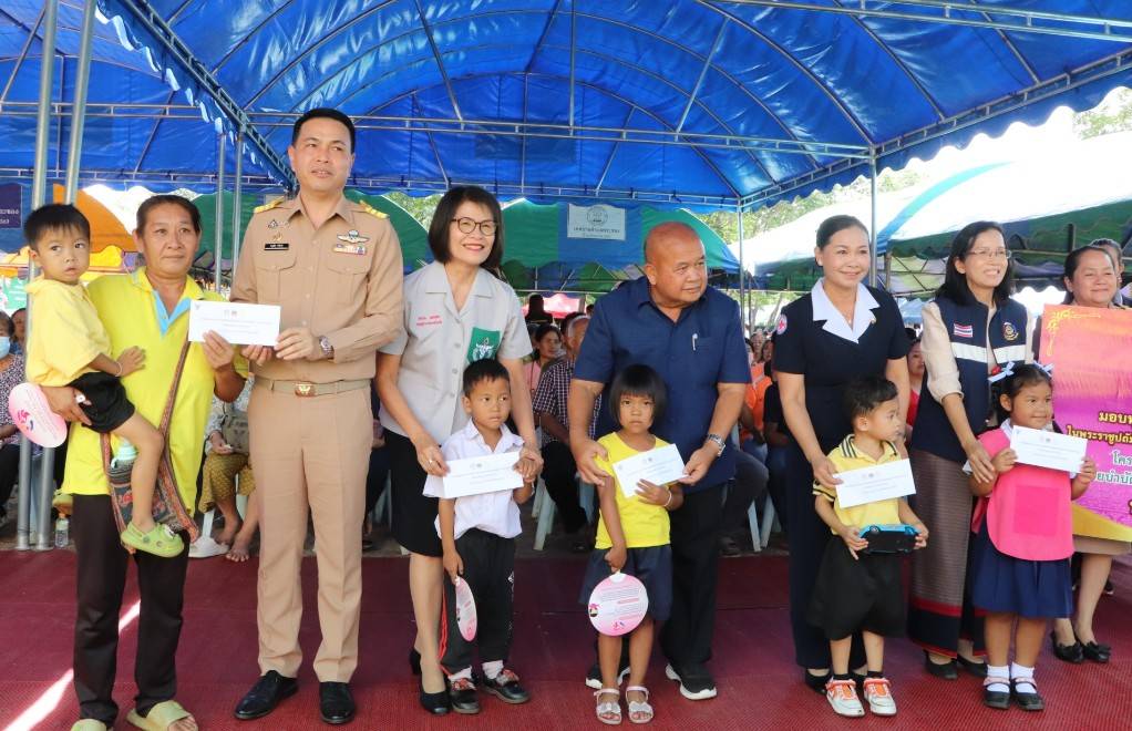 พช.นครพนม ร่วมออกหน่วยบริการจังหวัดเคลื่อนที่แบบบูรณาการ บำบัดทุกข์ บำรุงสุข สร้างรอยยิ้มให้ประชาชน พื้นที่อำเภอนาแก จังหวัดนครพนม