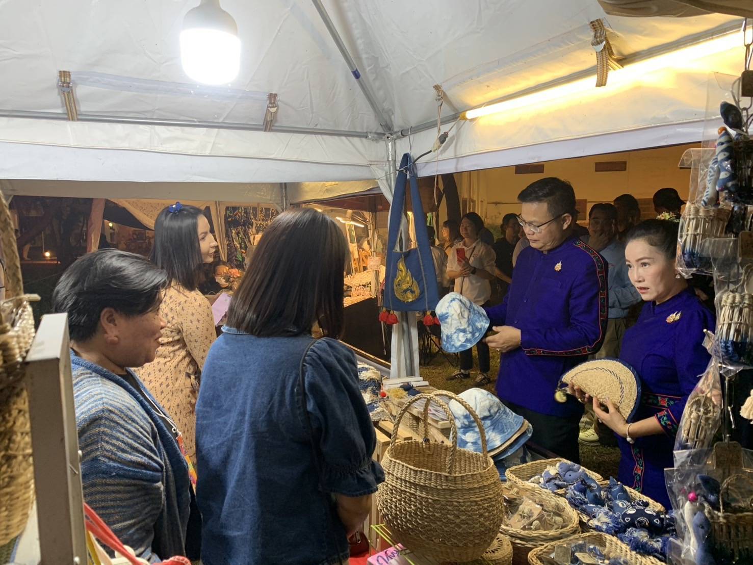 สายมูห้ามพลาด‼️ พช.นครพนม นำร้านค้า ผู้ประกอบการ OTOP เข้าร่วมจัดแสดงและจำหน่ายสินค้าในงาน Music มูเตรู Festival 2025