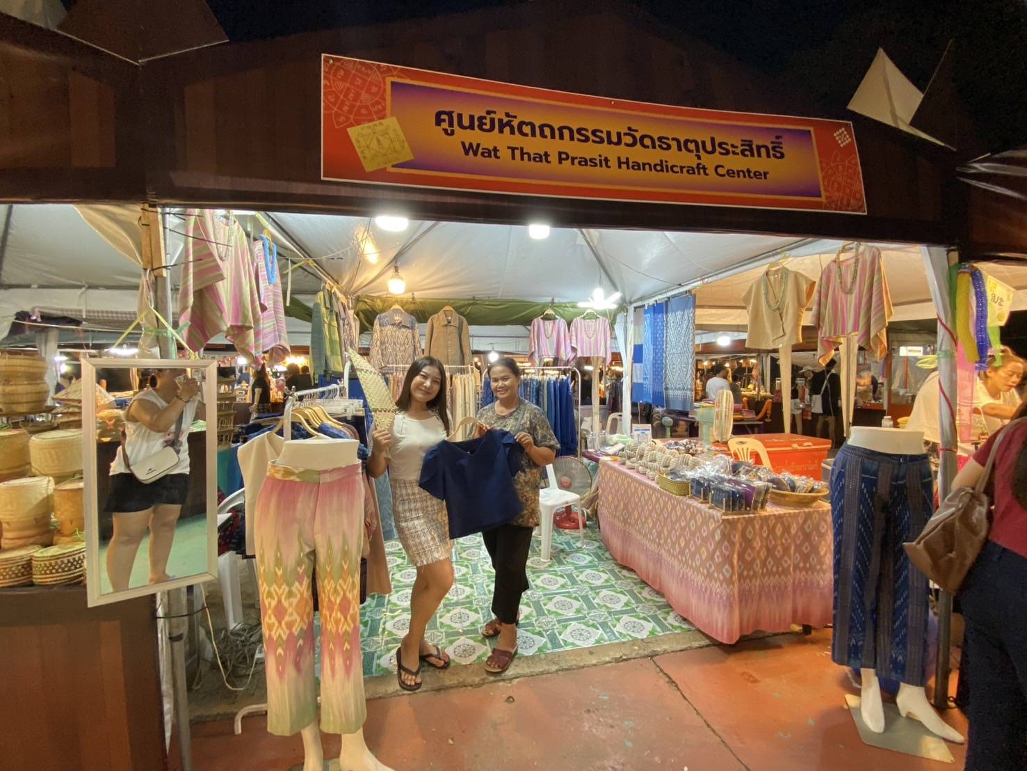 สายมูห้ามพลาด‼️ พช.นครพนม นำร้านค้า ผู้ประกอบการ OTOP เข้าร่วมจัดแสดงและจำหน่ายสินค้าในงาน Music มูเตรู Festival 2025