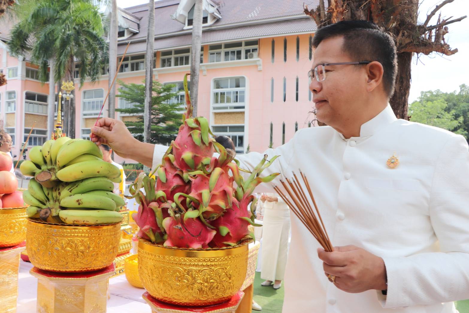 พช.นครพนม ร่วมพิธีบวงสรวงสร้างหอพระประจำศาลากลางจังหวัดนครพนม
