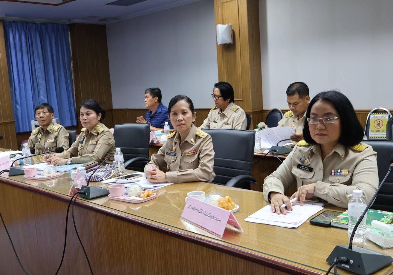 พช.นครพนม ร่วมการประชุมผู้ว่าราชการจังหวัด รองผู้ว่าราชการจังหวัด หัวหน้าส่วนราชการสังกัดกระทรวงมหาดไทย และนายอำเภอ ในการขับเคลื่อนการพัฒนาและดูแลความเป็นอยู่ของประชาชน