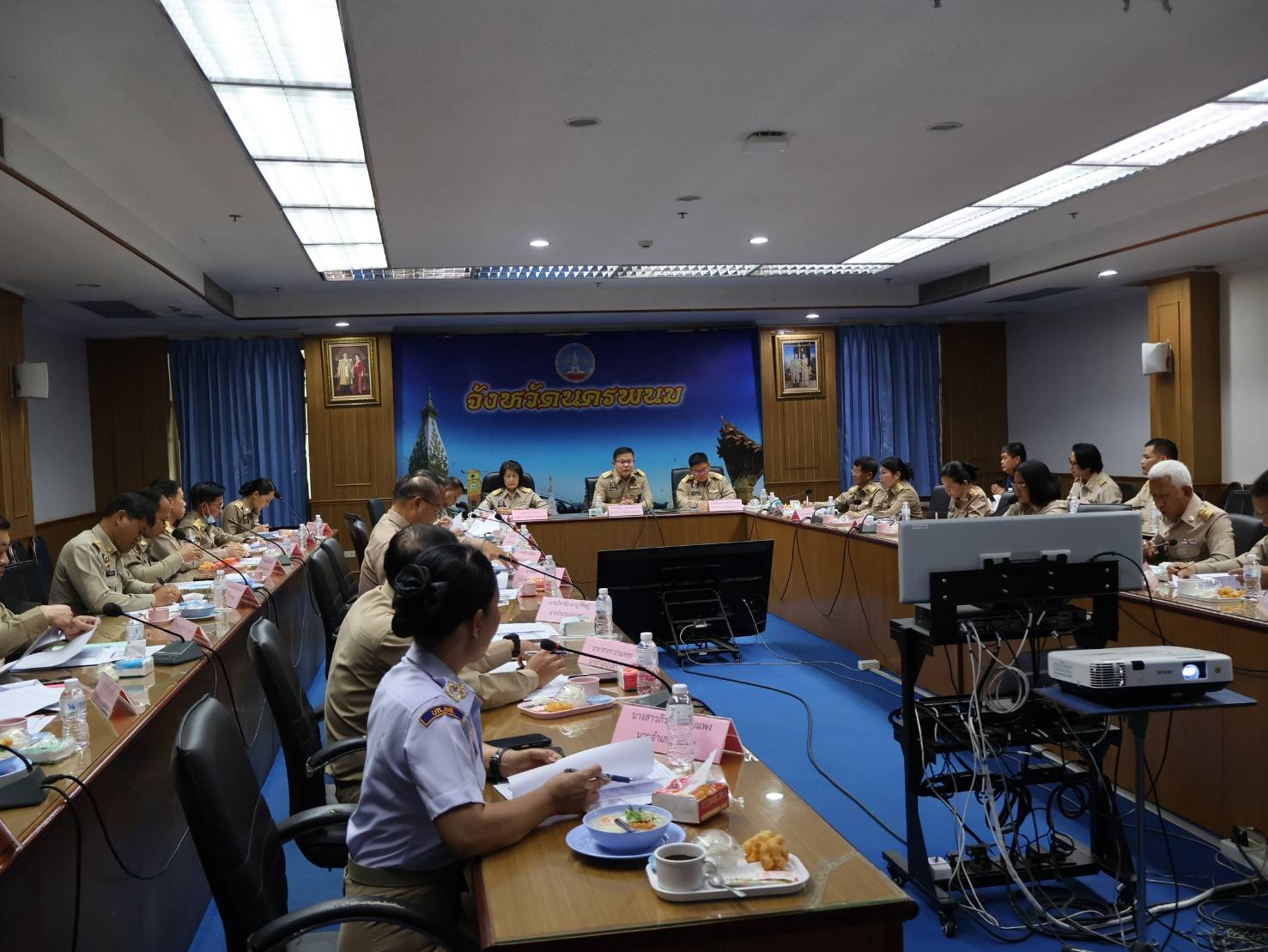 พช.นครพนม ร่วมการประชุมผู้ว่าราชการจังหวัด รองผู้ว่าราชการจังหวัด หัวหน้าส่วนราชการสังกัดกระทรวงมหาดไทย และนายอำเภอ ในการขับเคลื่อนการพัฒนาและดูแลความเป็นอยู่ของประชาชน