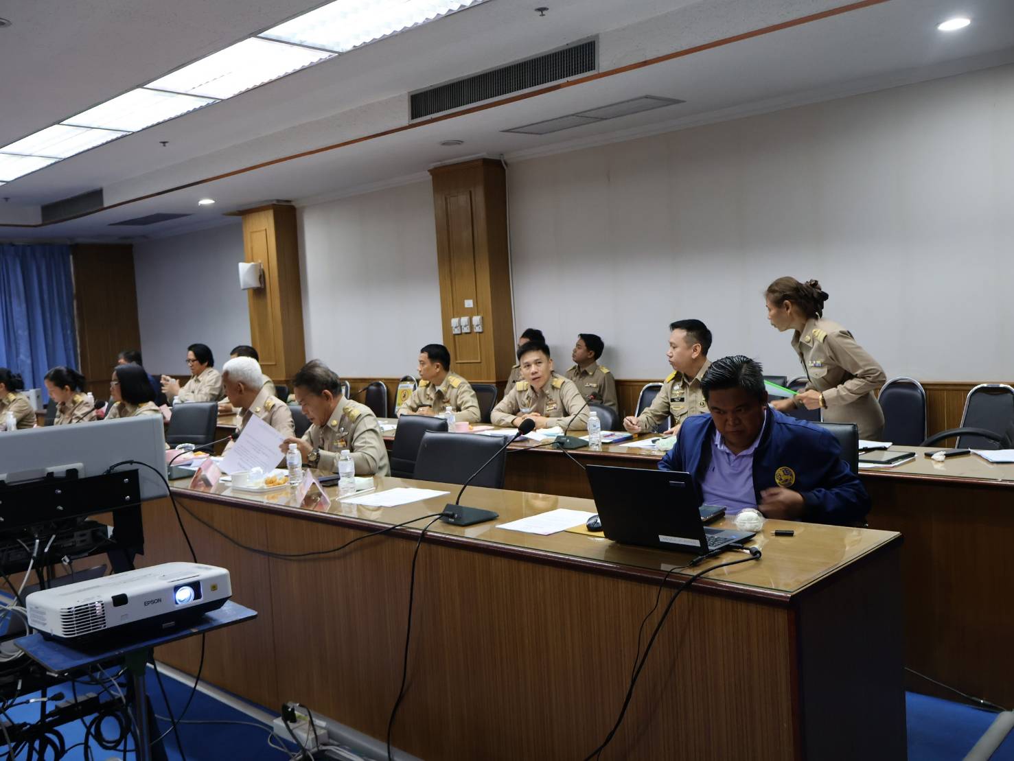 พช.นครพนม ร่วมการประชุมผู้ว่าราชการจังหวัด รองผู้ว่าราชการจังหวัด หัวหน้าส่วนราชการสังกัดกระทรวงมหาดไทย และนายอำเภอ ในการขับเคลื่อนการพัฒนาและดูแลความเป็นอยู่ของประชาชน