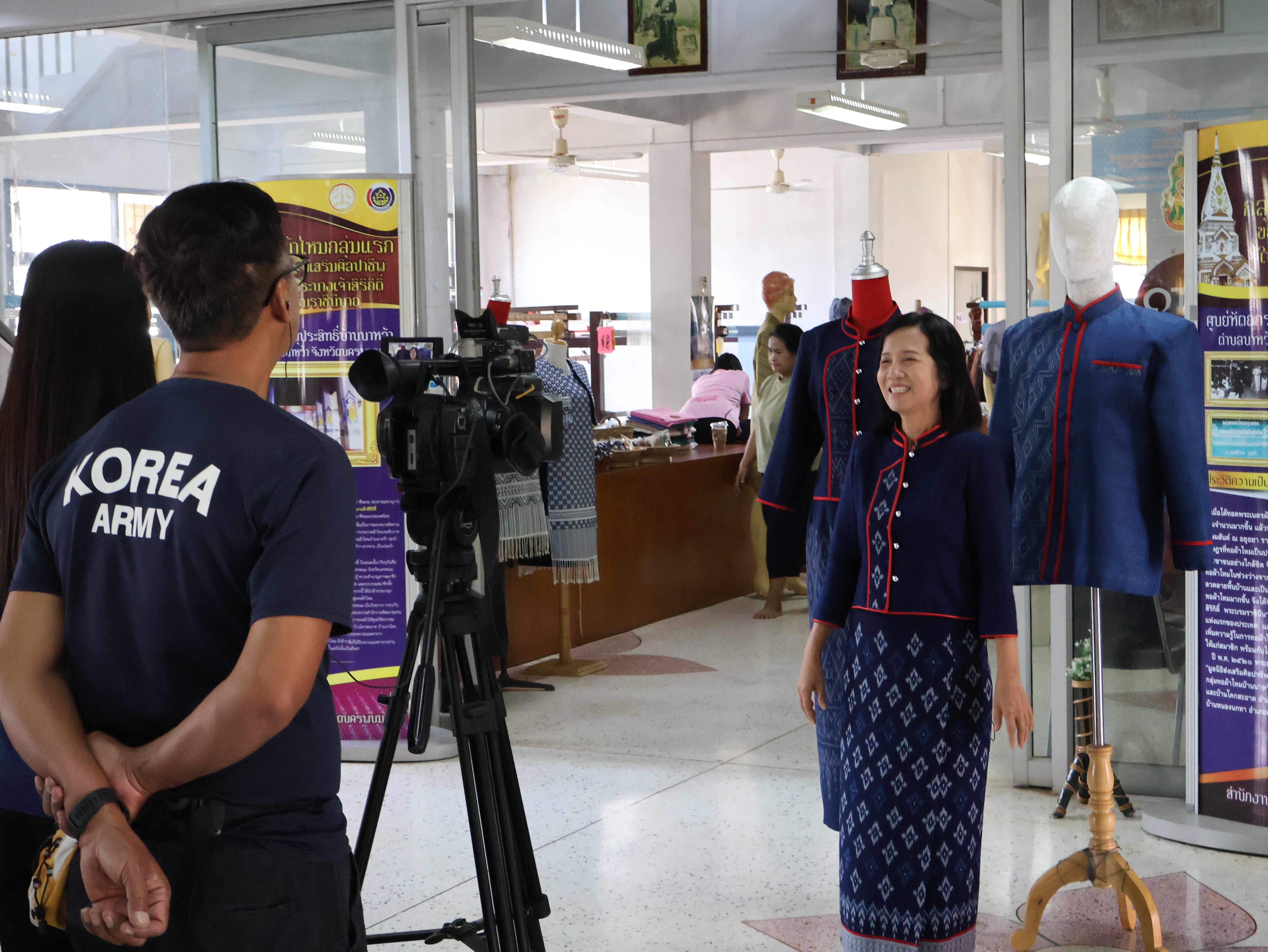 พช.นครพนม ให้สัมภาษณ์ในการถ่ายทำรายการ สถานีโทรทัศน์ NBT ส่วนกลาง โครงการสืบสานพระราชปณิธาน “นาหว้าโมเดล”