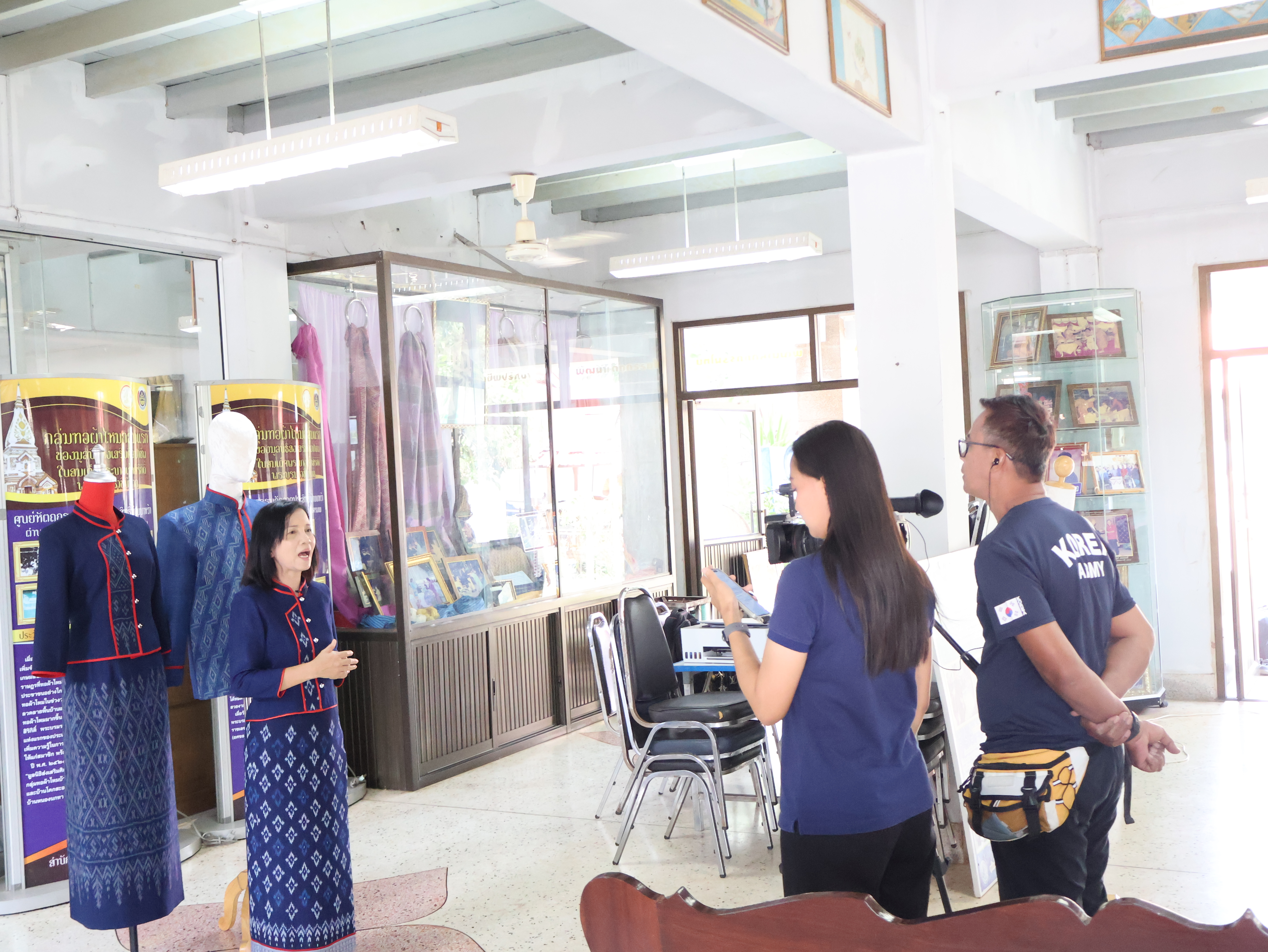 พช.นครพนม ให้สัมภาษณ์ในการถ่ายทำรายการ สถานีโทรทัศน์ NBT ส่วนกลาง โครงการสืบสานพระราชปณิธาน “นาหว้าโมเดล”