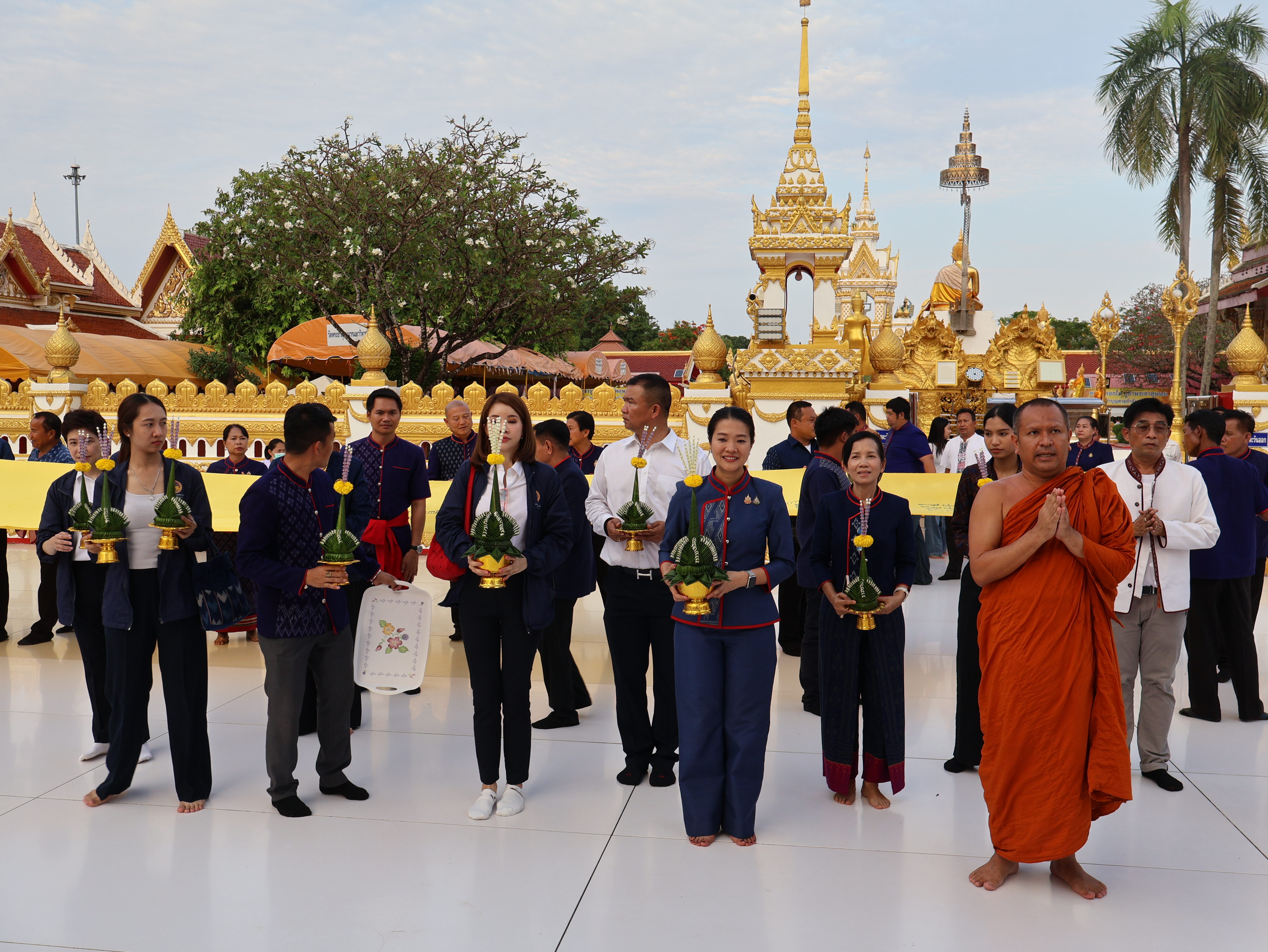 มท.4 ลงพื้นที่ตรวจเยี่ยมกลุ่มผู้ผลิตผู้ประกอบการ OTOP เด่น จังหวัดนครพนม