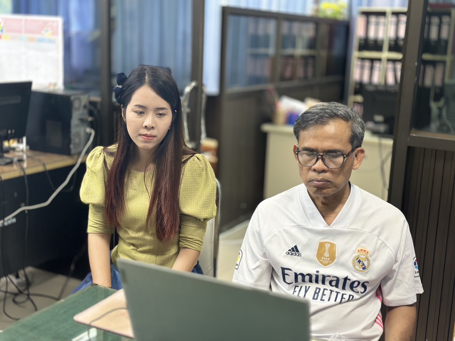 พช.นครพนม ประชุมเตรียมความพร้อมผู้ประกอบการที่ได้รับการคัดเลือกเข้าร่วมงาน OTOP Midyear 2025 ณ อิมแพ็ค เมืองทองธานี