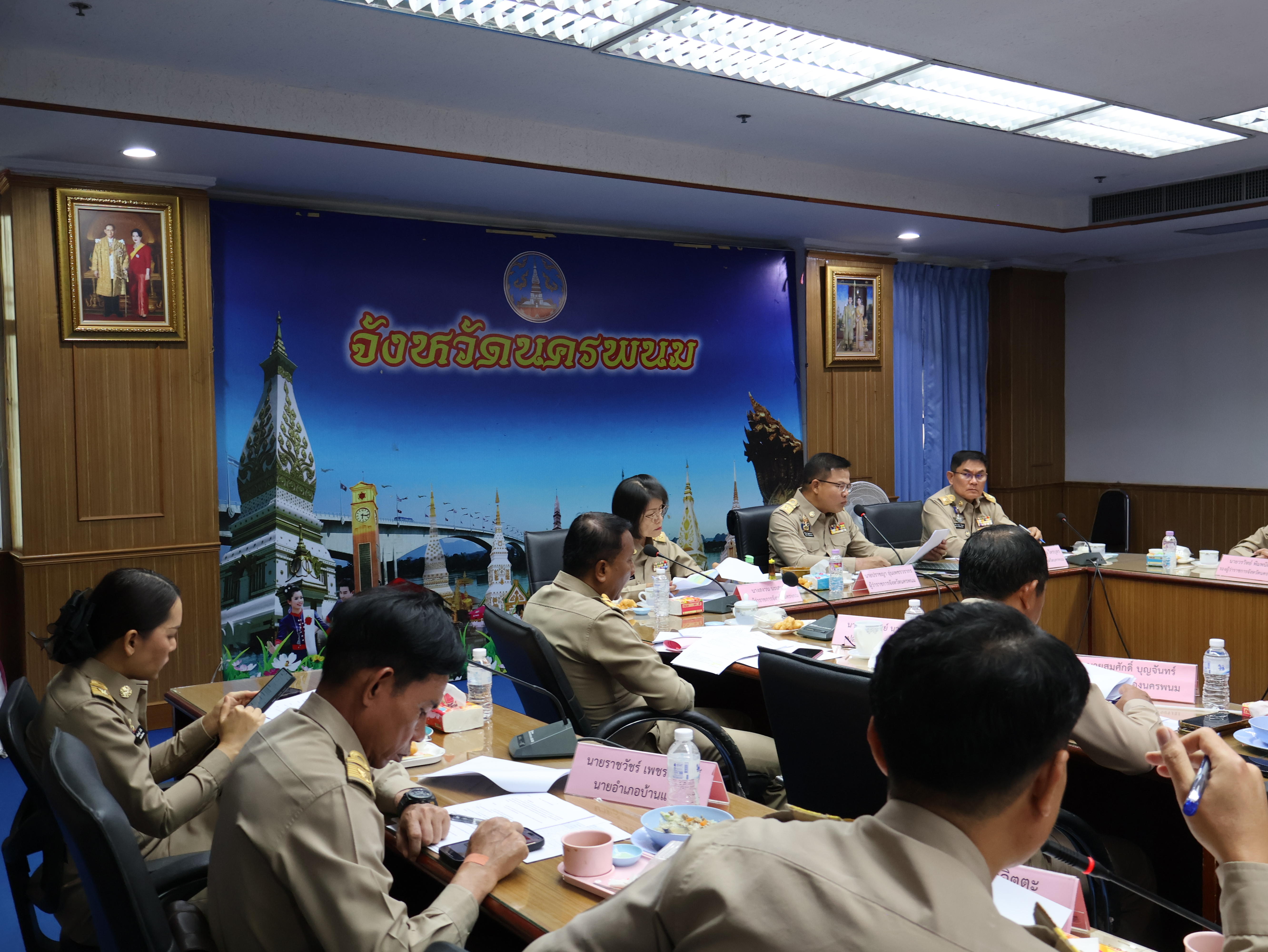 พช.นครพนม ร่วมการประชุมผู้ว่าราชการจังหวัด รองผู้ว่าราชการจังหวัด หัวหน้าส่วนราชการสังกัดกระทรวงมหาดไทย และนายอำเภอ ในการขับเคลื่อนการพัฒนาและดูแลความเป็นอยู่ของประชาชน