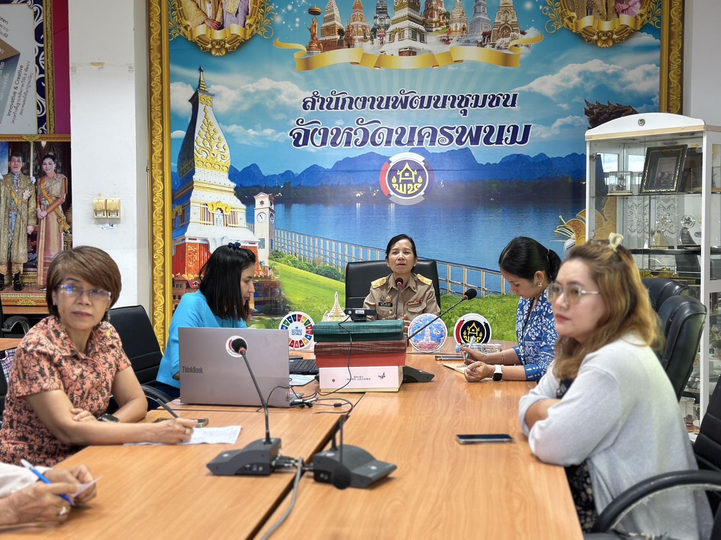 พช.นครพนม ประชุมเตรียมความพร้อมผู้ประกอบการที่ได้รับการคัดเลือกเข้าร่วมงาน OTOP Midyear 2025 ณ อิมแพ็ค เมืองทองธานี