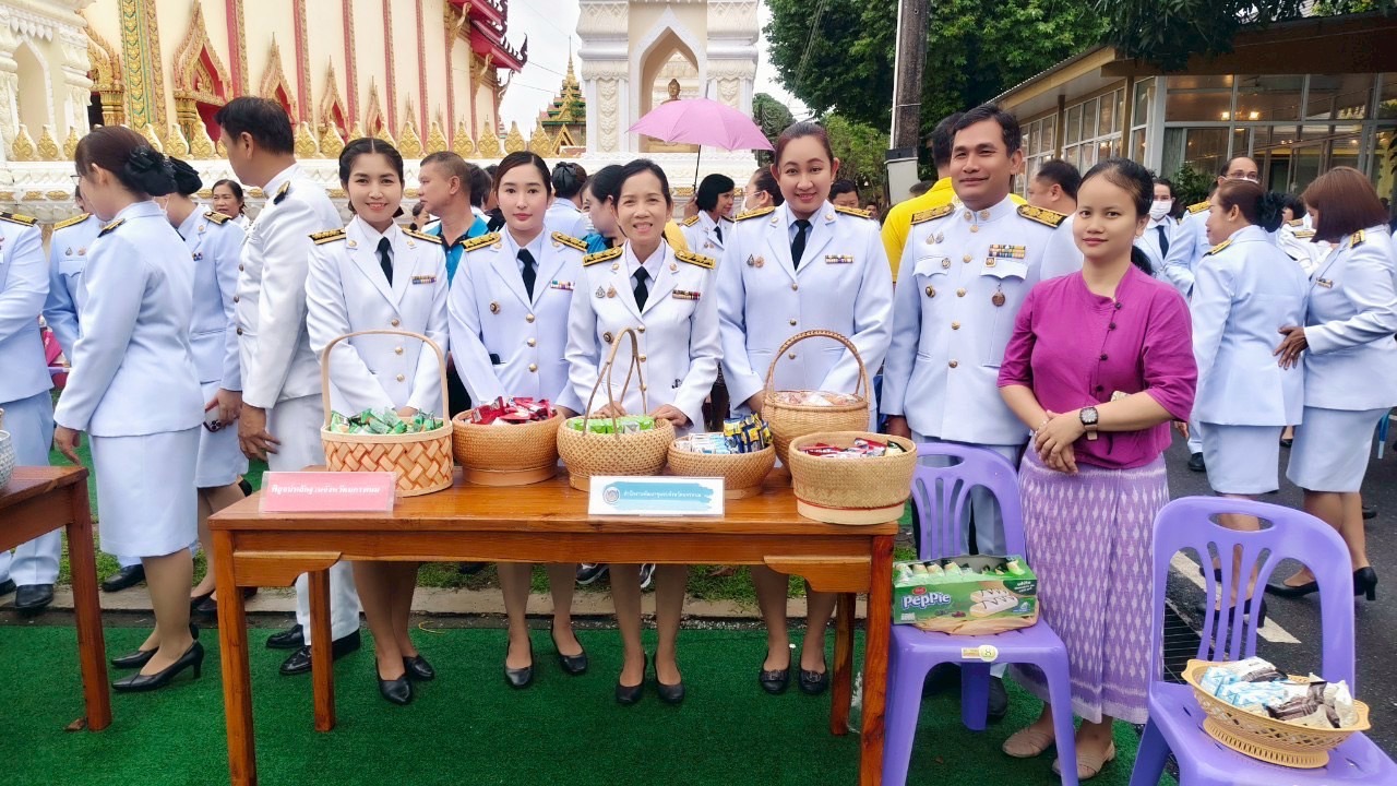 พช.นครพนม ร่วมพิธีทำบุญตักบาตรถวายเป็นพระราชกุศล กิจกรรมเฉลิมพระเกียรติสมเด็จพระนางเจ้า ฯ พระบรมราชินี เนื่องในโอกาสวันเฉลิมพระชนมพรรษา 3 มิถุนายน 2568