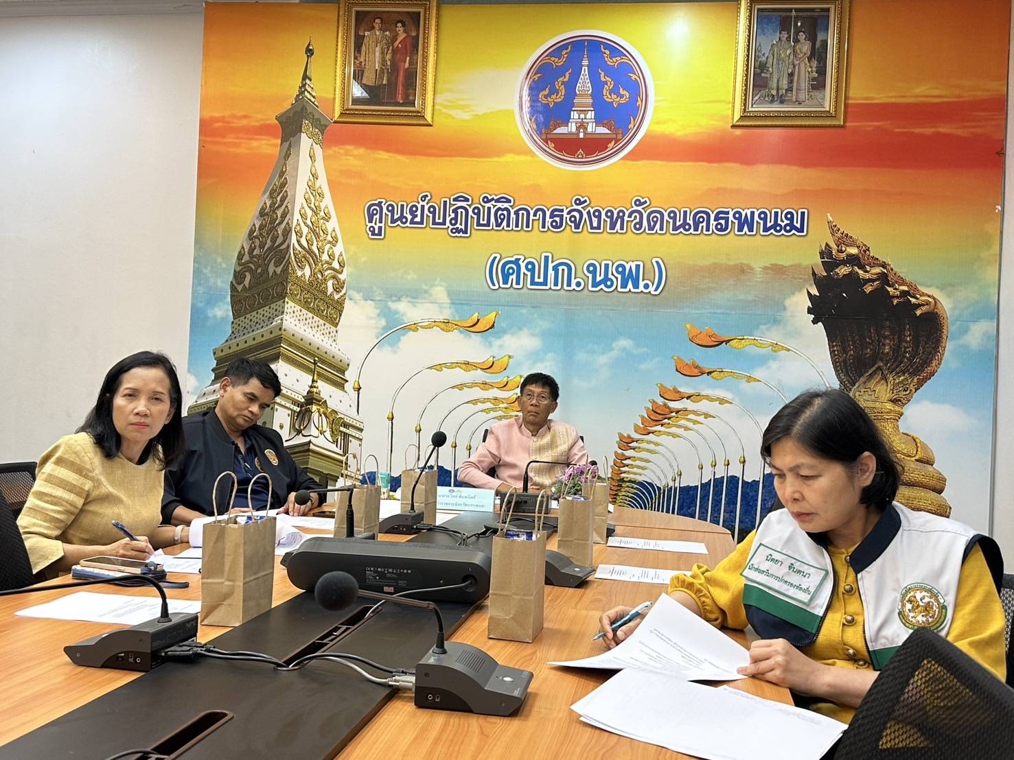นครพนม ร่วมประชุมชี้แจงแนวทางการดำเนินงานพัฒนาและฟื้นฟูหมู่บ้าน/ชุมชนกองทุนแม่ของแผ่นดิน ในระยะ 2 เดือน (1 มิถุนายน – 31 กรกฎาคม 2568)
