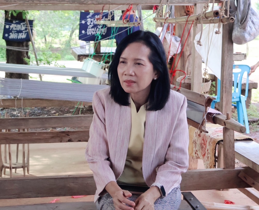 พช.นครพนม : ติดตามการดำเนินงานกลุ่มทอผ้าพื้นเมืองภายใต้โครงการส่งเสริมกระบวนการเครือข่ายองค์ความรู้(Knowledge – Based OTOP : KBO)
