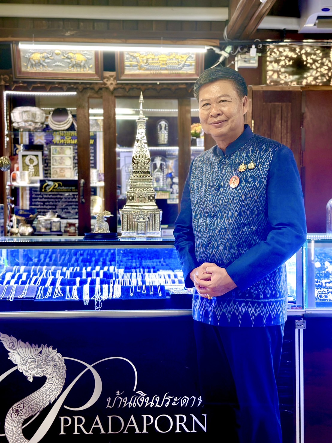 รองอธิบดี พช.เยี่ยมชมผลิตภัณฑ์ OTOP ส่งเสริมผู้ประกอบการสร้างสรรค์ของฝากของระลึกพรีเมี่ยม ประจำจังหวัด