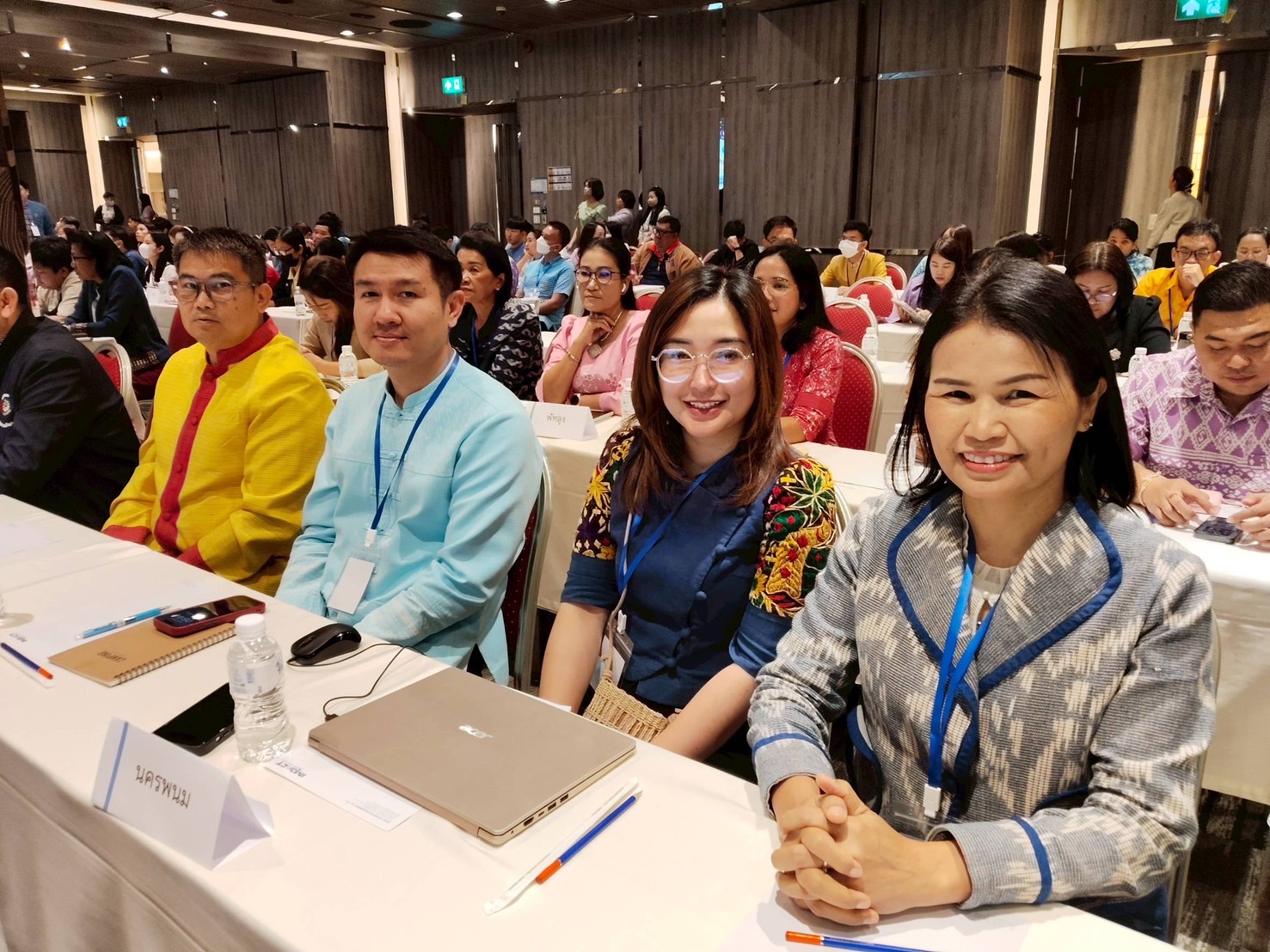 พช. นครพนม รับใบประกาศฯ จบหลักสูตรโครงการประชุมเชิงปฏิบัติการพัฒนาศักยภาพบุคลากรดิจิทัลด้านเทคโนโลยีสารสนเทศ เพื่อขับเคลื่อนสู่องค์กรดิจิทัล