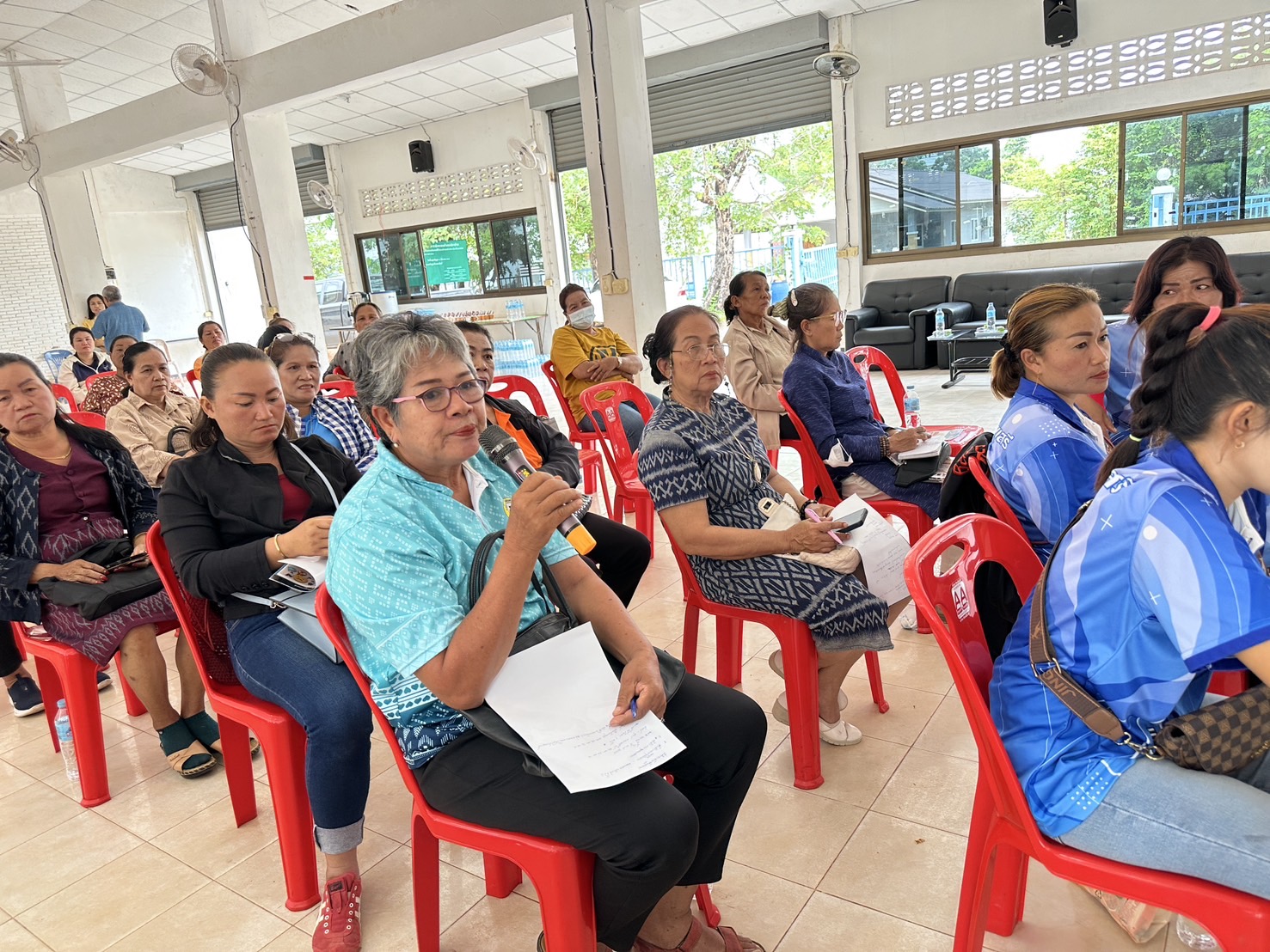สำนักงานพัฒนาชุมชน จังหวัดนครพนม ร่วมกับคณะกรรมการพัฒนาสตรีจังหวัดนครพนม ดำเนินโครงการเพิ่มประสิทธิภาพการบริหารจัดการและทักษะอาชีพ แก่สมาชิกเงินกู้กองทุนพัฒนาบทบาทสตรี
