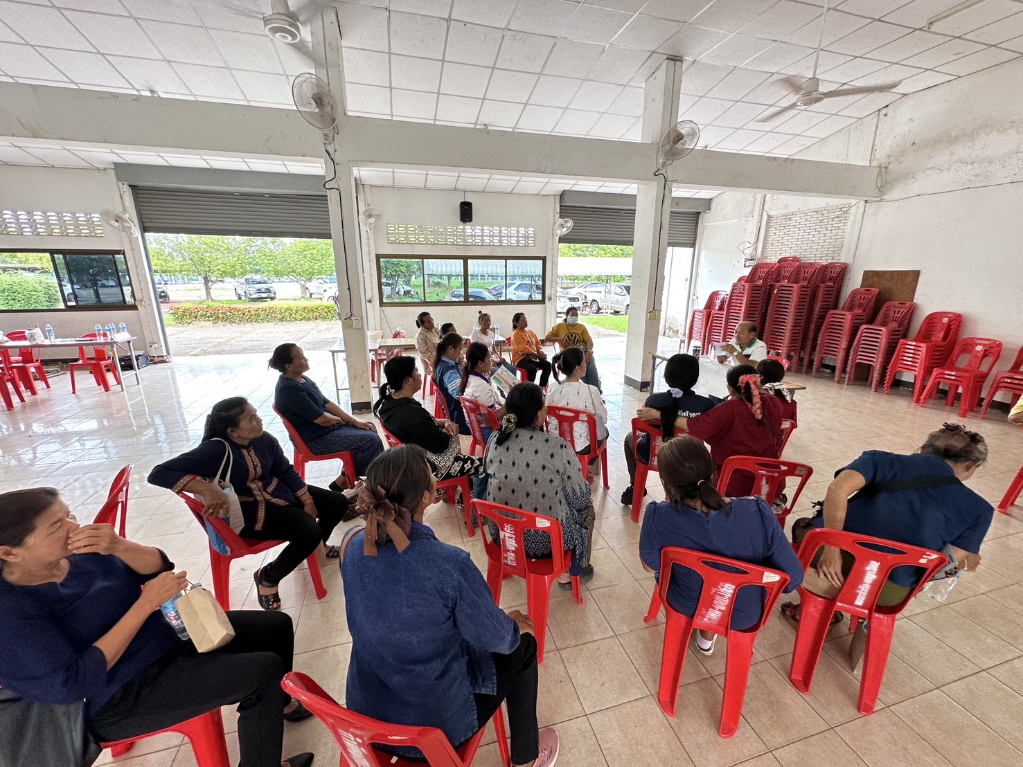 สำนักงานพัฒนาชุมชน จังหวัดนครพนม ร่วมกับคณะกรรมการพัฒนาสตรีจังหวัดนครพนม ดำเนินโครงการเพิ่มประสิทธิภาพการบริหารจัดการและทักษะอาชีพ แก่สมาชิกเงินกู้กองทุนพัฒนาบทบาทสตรี