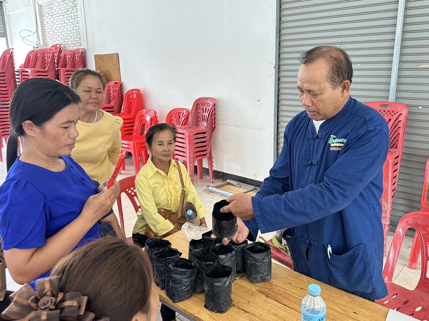 สำนักงานพัฒนาชุมชน จังหวัดนครพนม ร่วมกับคณะกรรมการพัฒนาสตรีจังหวัดนครพนม ดำเนินโครงการเพิ่มประสิทธิภาพการบริหารจัดการและทักษะอาชีพ แก่สมาชิกเงินกู้กองทุนพัฒนาบทบาทสตรี