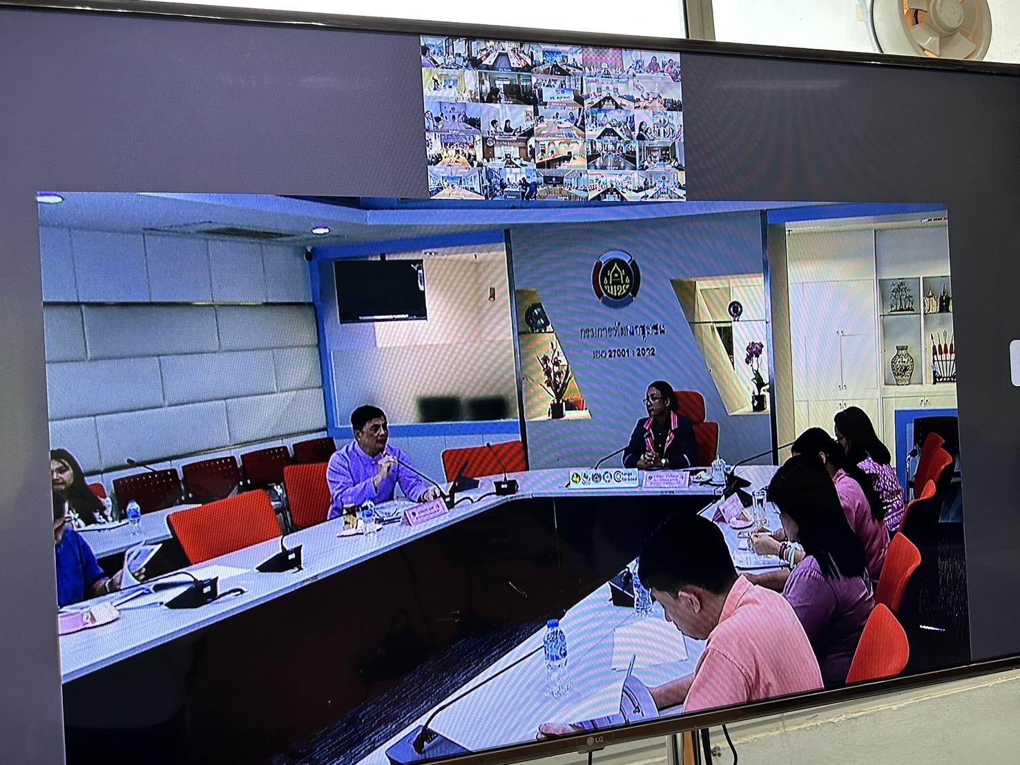 พช.นครพนม ร่วมการประชุมชี้แจง เร่งรัด กำกับ ติดตามการดำเนินงานนกองทุนพัฒนาบทบาทสตรี ครั้งที่ 3/2568