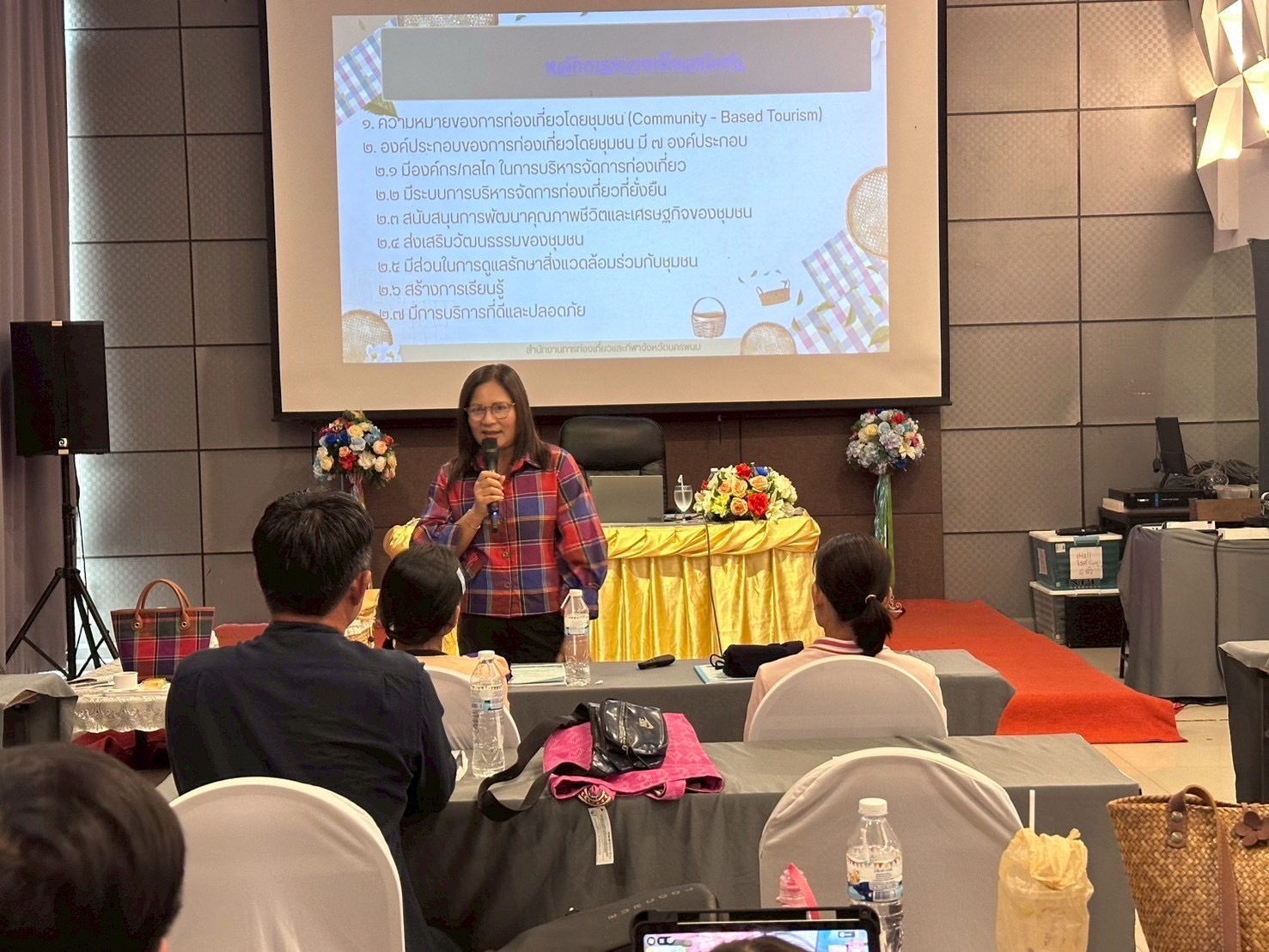พช.นครพนม ส่งเสริมการสร้างรายได้จากกิจการอาหารปลอดภัย ประจำปี พ.ศ.2568