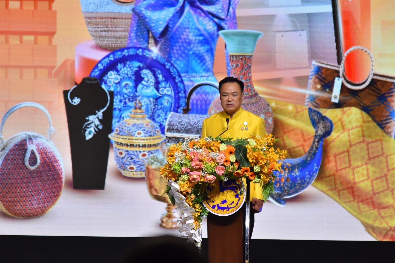 นายกรัฐมนตรี เปิดงาน OTOP MIDYEAR 2025 ชู OTOP และ Soft Power สร้างรายได้กระตุ้นเศรษฐกิจ ให้ชีวิตความเป็นอยู่ของประชาชนดีขึ้น