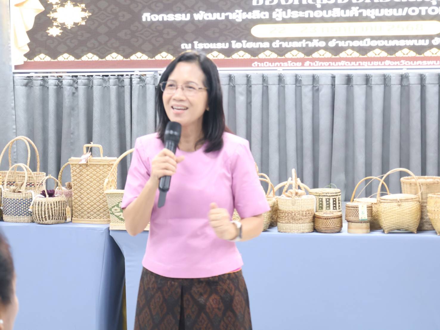 พช.นครพนม ยกระดับผลิตภัณฑ์จักสานสู่เวทีโลก ปลุกพลัง Soft Power กลุ่มจังหวัดสนุก