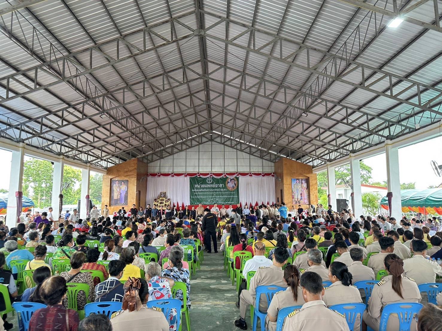 พช.นครพนม ร่วมโครงการจังหวัดเคลื่อนที่แบบบูรณาการ “หน่วยบำบัดทุกข์ บำรุงสุข สร้างรอยยิ้มให้ประชาชน จังหวัดนครพนม” ในพื้นที่อำเภอธาตุพนม จังหวัดนครพนม