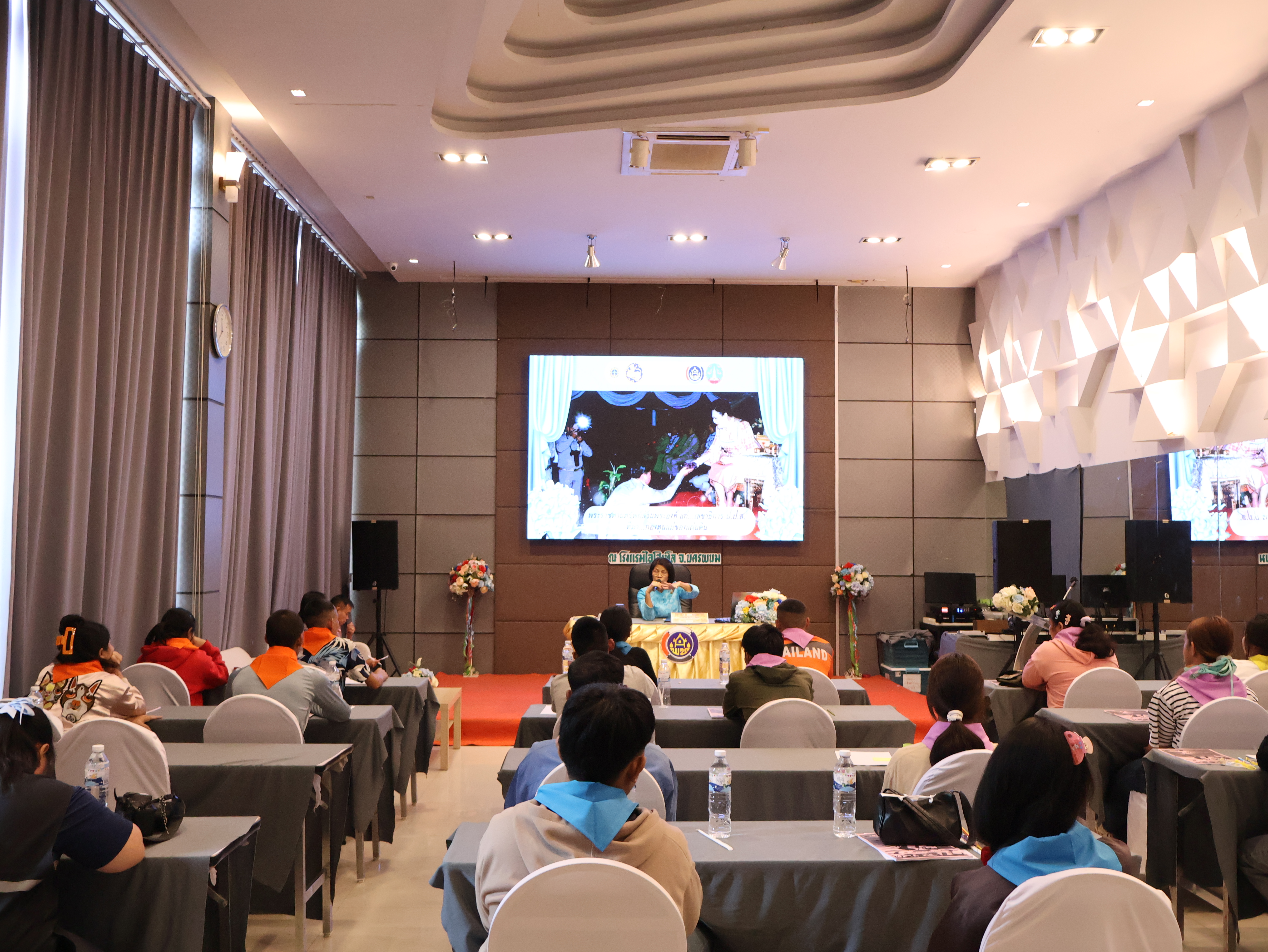 จังหวัดนครพนม ส่งเสริมสนับสนุนสัมมาชีพชุมชนแก่กลุ่มเสี่ยงหรือผู้ผ่านการบำบัด