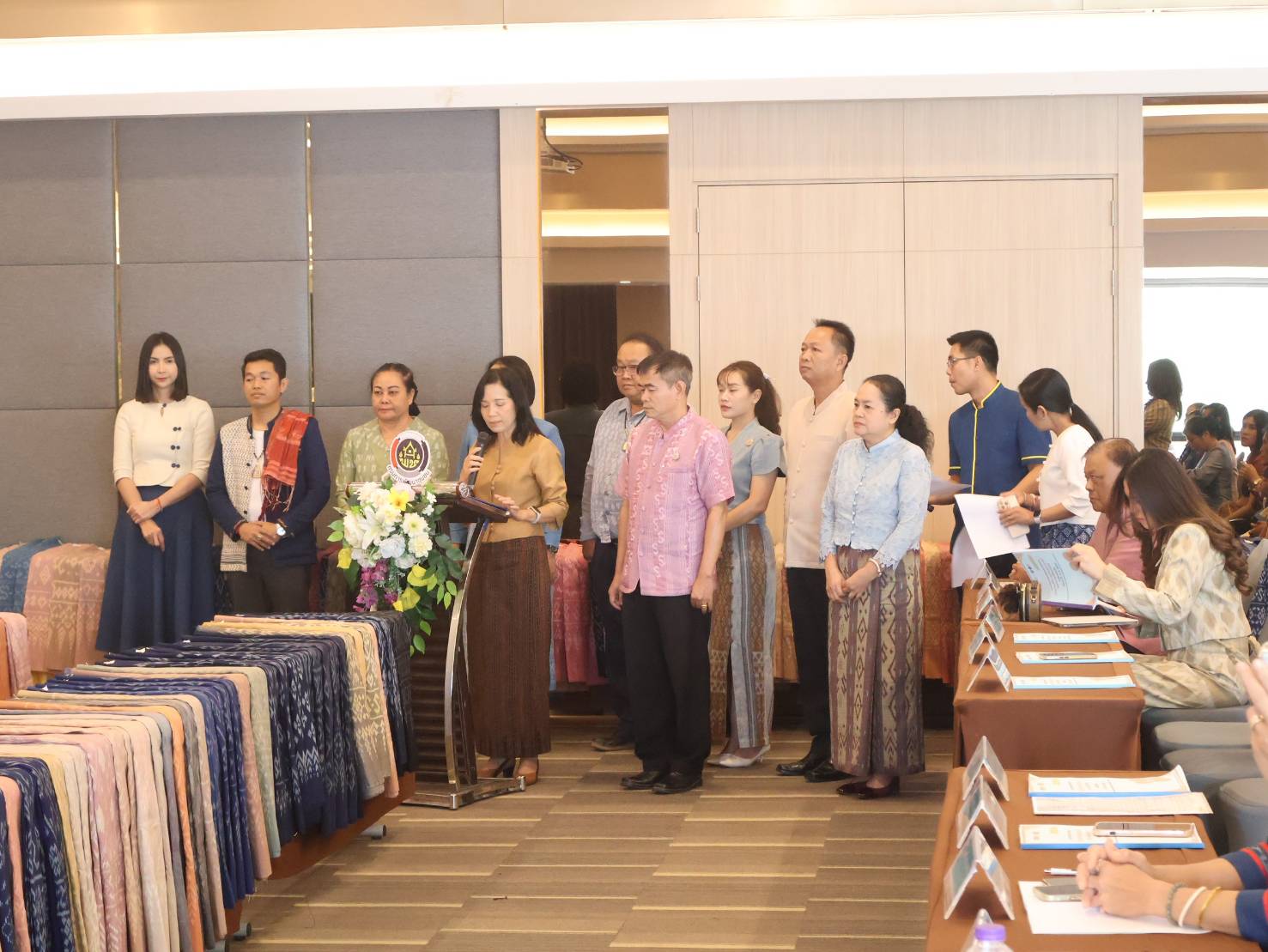 นครพนม ประกวดผ้าลายพระราชทาน “ผ้าลายสิริราชพัสตราภรณ์” และงานหัตถกรรม ระดับจังหวัด ประจำปี 2568