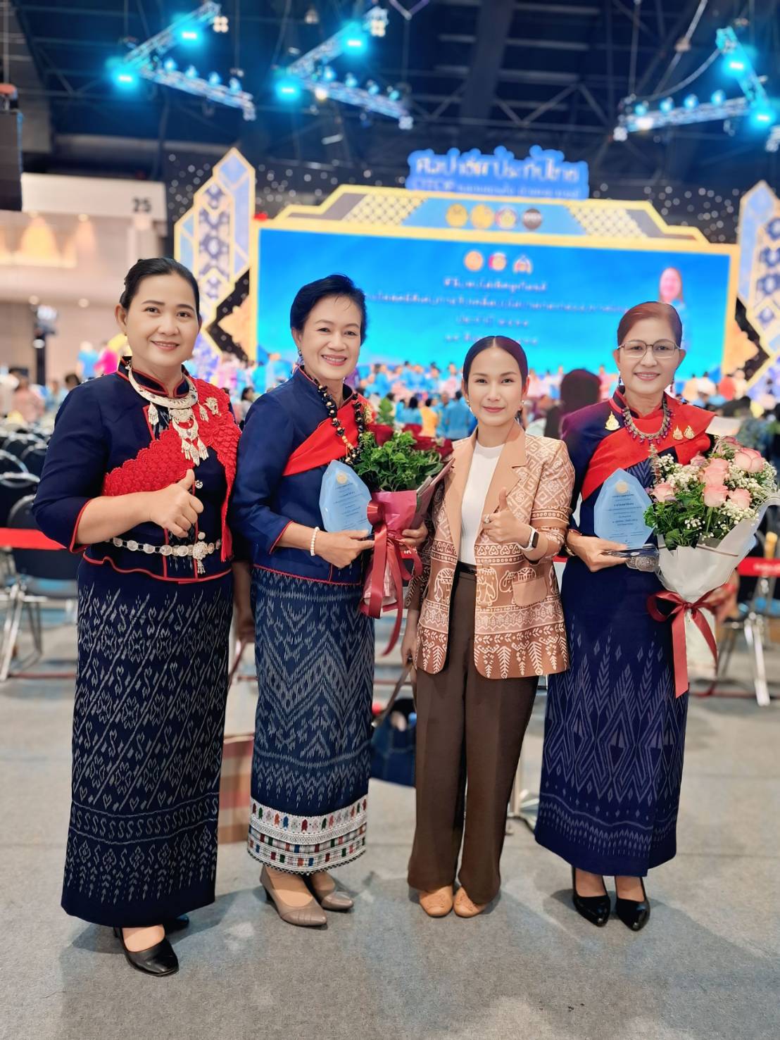 พช.นครพนม รับมอบรางวัล “สตรีดีเด่นการขับเคลื่อนนโยบายกระทรวงมหาดไทย” ประจำปี 2568