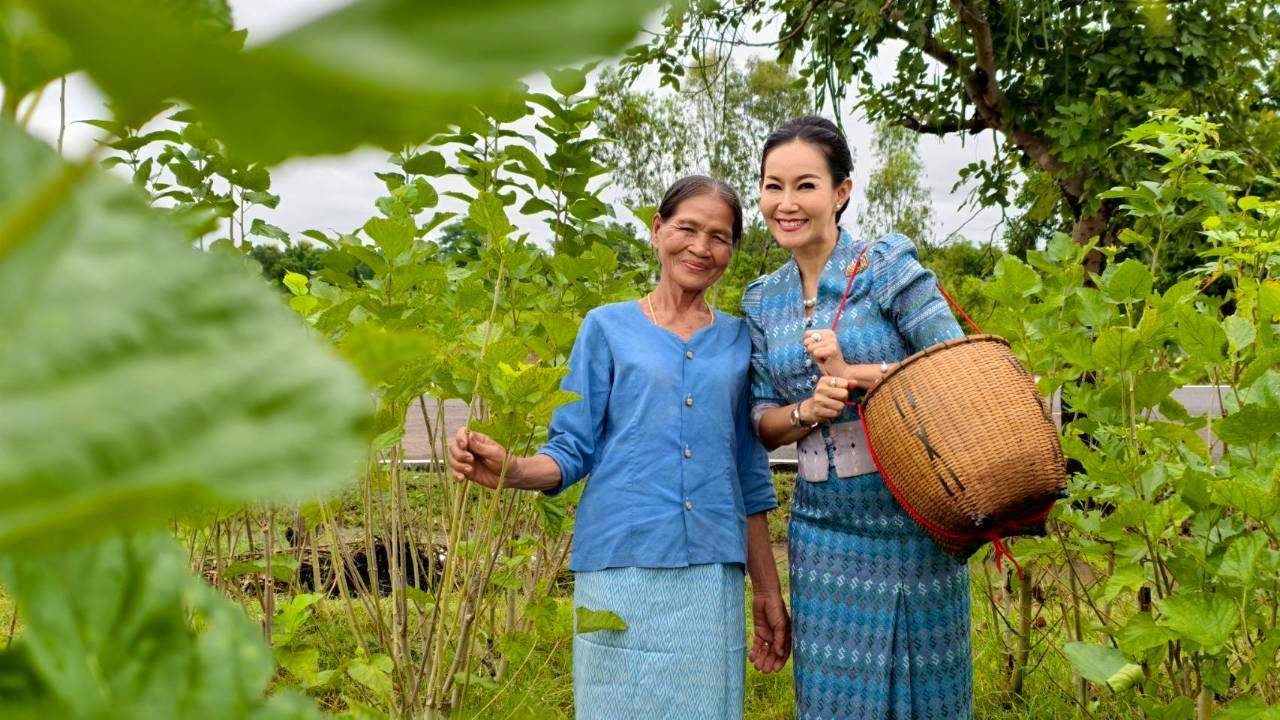 พช.นครพนม ขับเคลื่อนโครงการตามแนวพระดำริ “ผ้าไทยใส่ให้สนุก” จังหวัดนครพนม