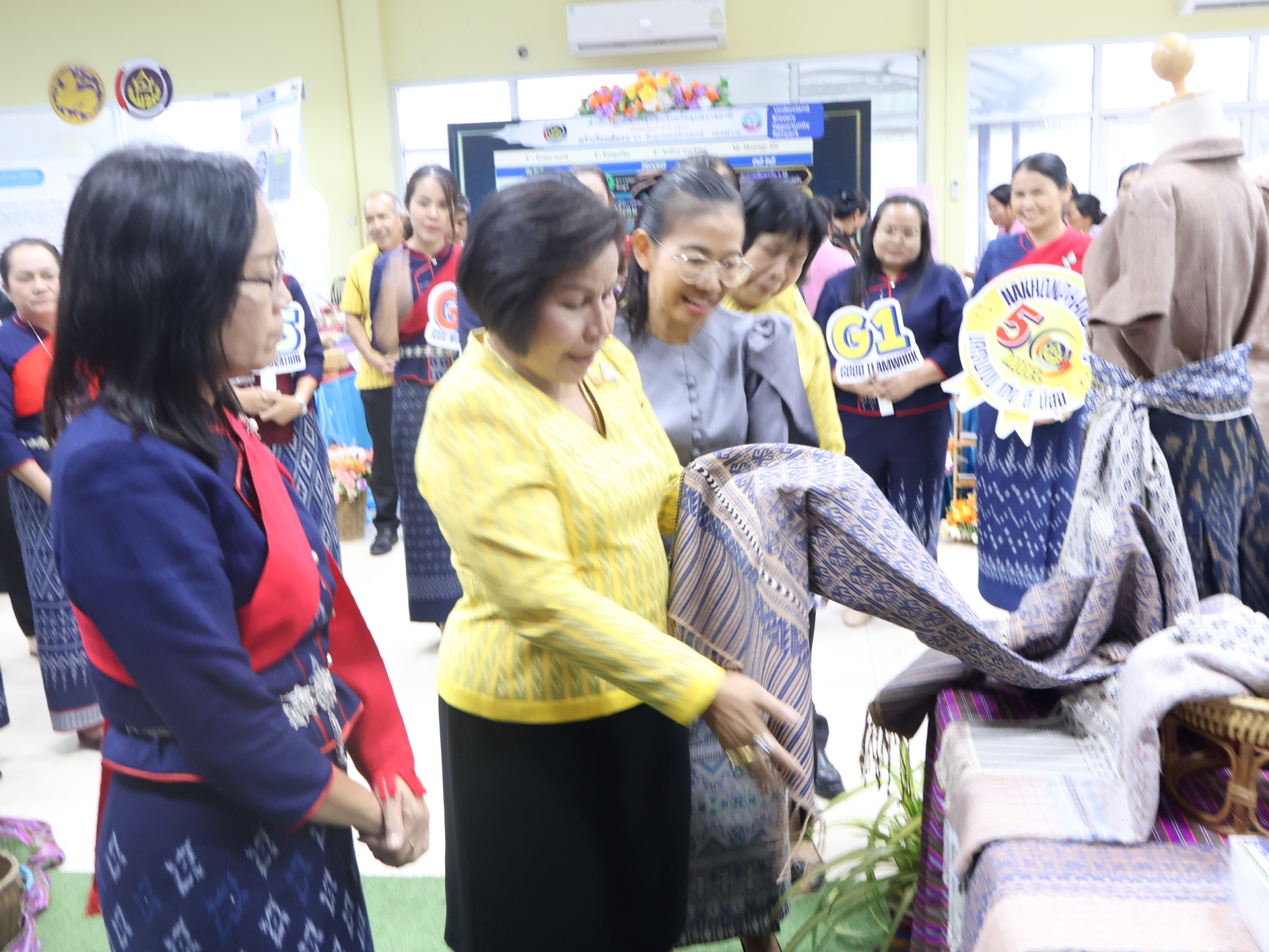 พช.นครพนม ร่วมนำเสนอผลงานคัดเลือกหน่วยงานต้นแบบและนวัตกรรมดีเด่น (CDCA) ประจำปี 2568 ระดับเขตให้บริการของศูนย์ศึกษาและพัฒนาชุมชนอุบลราชธานี